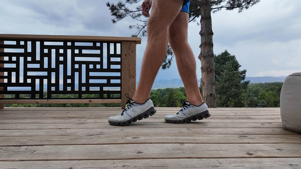 On Cloud X 4 patike za teretanu, lagane i udobne, idealne za hodanje i kardio vežbe